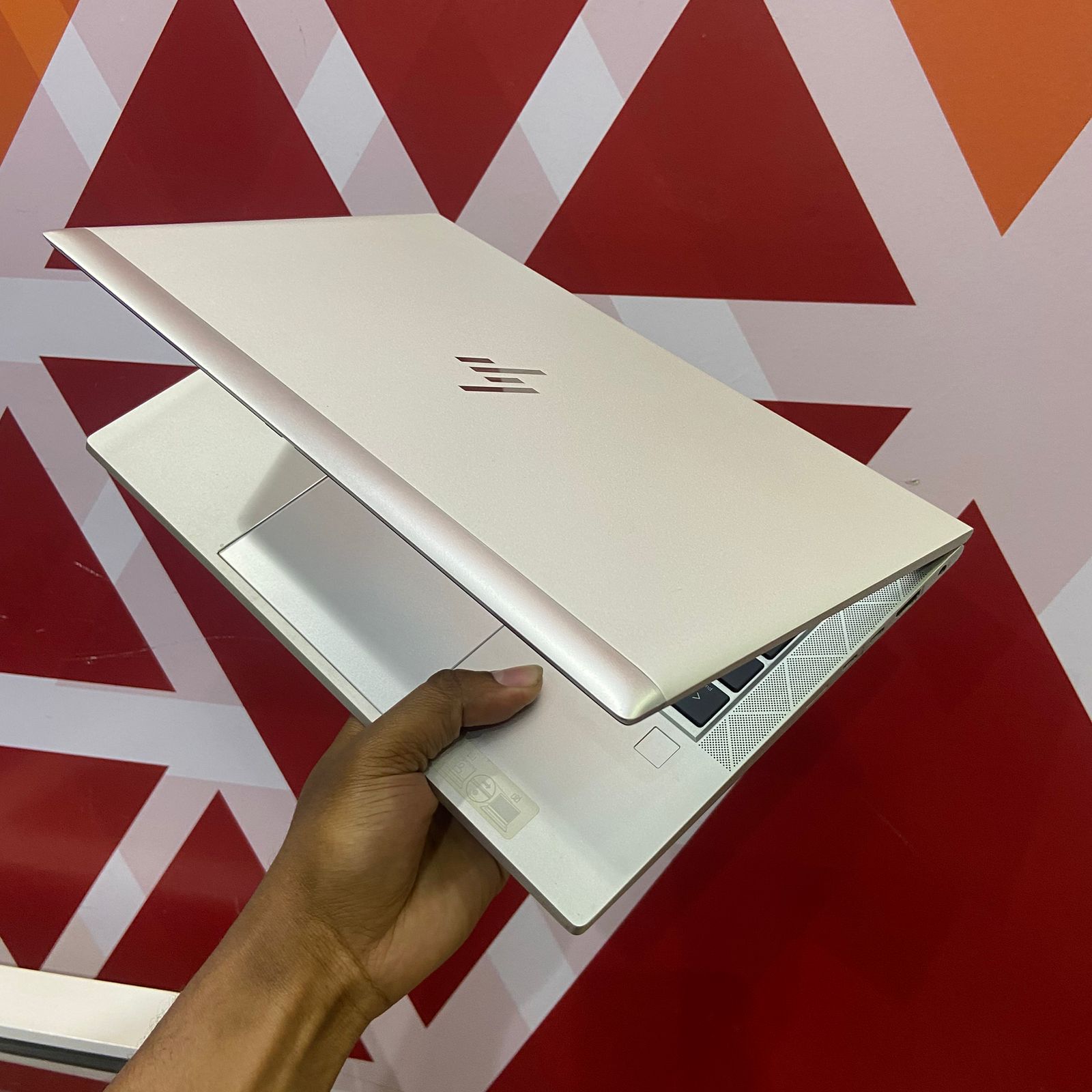 HP EliteBook 835 G7 Touchscreen Notebook, AMD Ryzen™ 5 PRO 4650U, 8GB RAM, 256GB SSD, 13.3" FHD Touch Display, AMD Radeon Graphics, Windows 11 Pro, Silver - Image 9