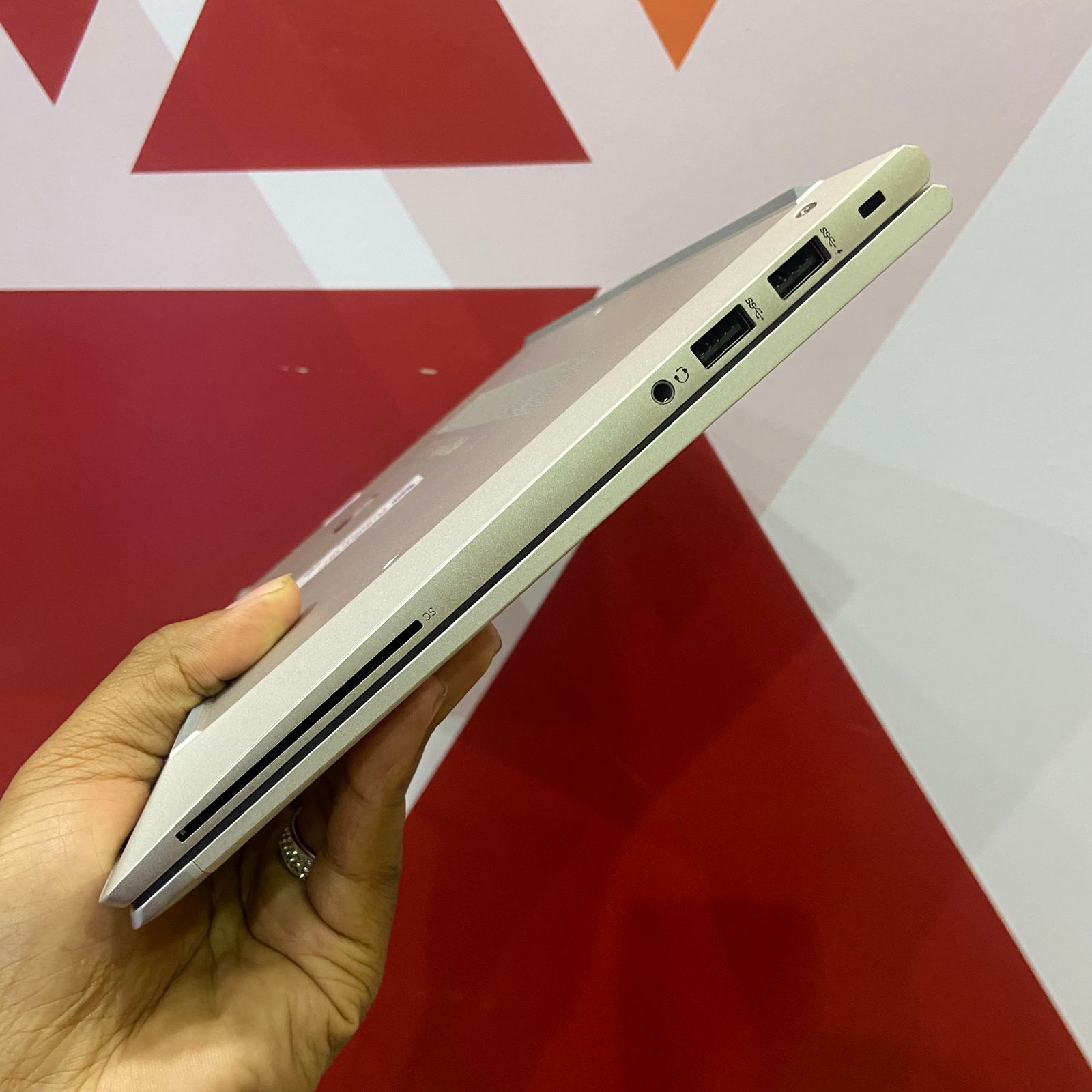 HP EliteBook 835 G7 Touchscreen Notebook, AMD Ryzen™ 5 PRO 4650U, 8GB RAM, 256GB SSD, 13.3" FHD Touch Display, AMD Radeon Graphics, Windows 11 Pro, Silver - Image 15