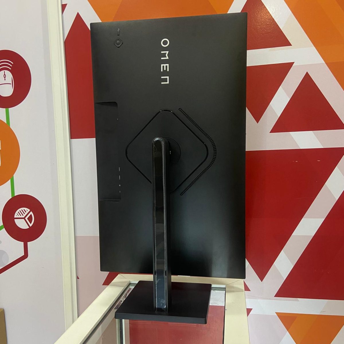 HP OMEN 32q Gaming Monitor, 31.5 Inches QHD HDR Display, 165 Hz, FreeSync Premium, Adaptive-Sync, IPS Panel - Image 12