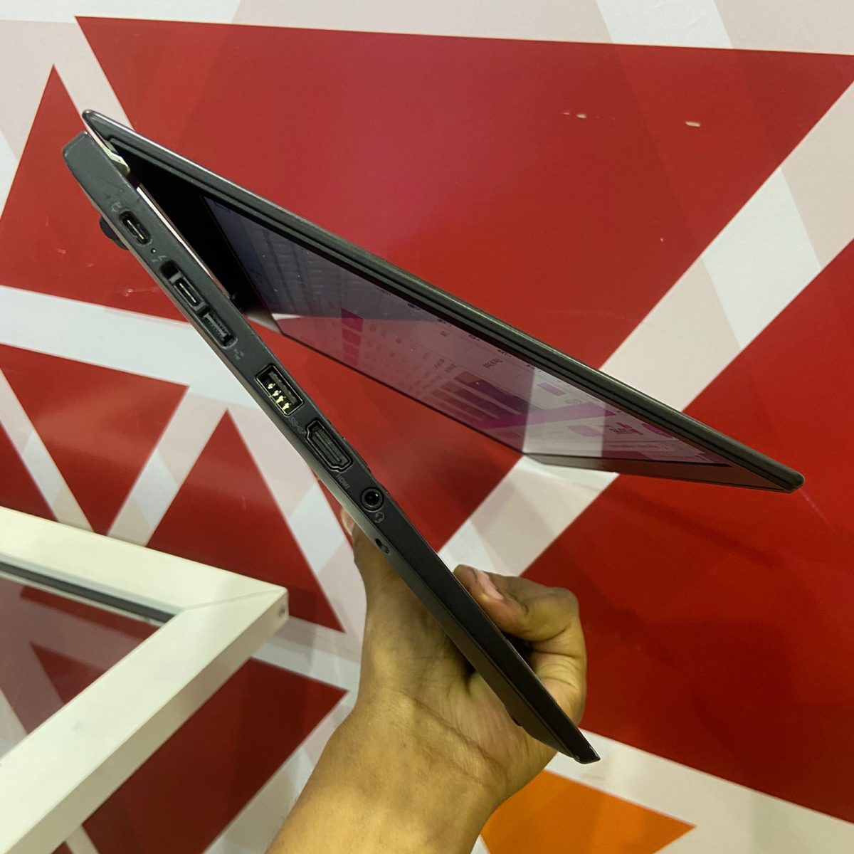 Lenovo ThinkPad X390 Laptop, Intel Core i5-8265U, 16GB RAM, 256GB SSD, 13.3" FHD Display, Windows 11 Pro, Black - Image 9