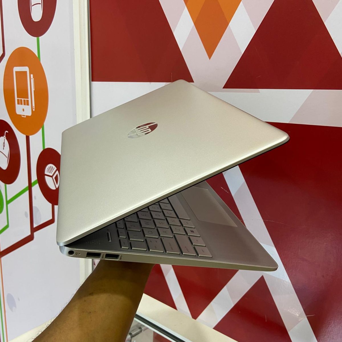 HP Laptop 15s-eq2144AU, AMD Ryzen™ 5 5500U, 8GB RAM, 512GB SSD, 15.6" FHD Display, AMD Radeon™ Graphics, Windows 11 Home, Silver - Image 6