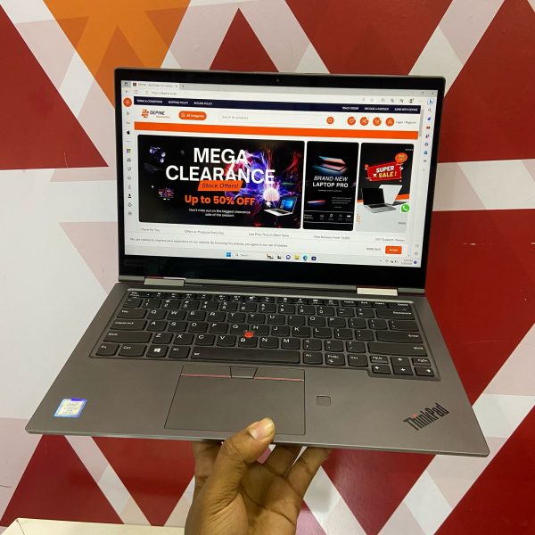 Certified Lenovo ThinkPad X1 Yoga Gen 4 14 in Notebook, Intel Core i7-8650U – Gray