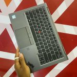 Certified Lenovo ThinkPad X1 Yoga Gen 4 14 in Notebook, Intel Core i7-8650U – Gray