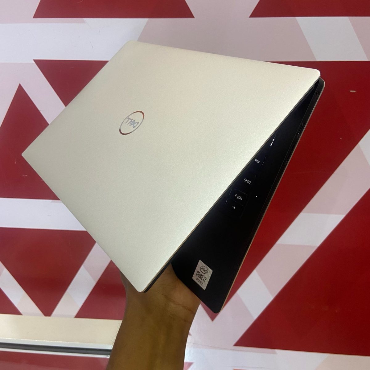 Dell XPS 13 7390, Intel® Core™ i7 10th Gen, 16GB RAM, 512GB SSD, 13.4 Inches FHD Touch Display, Intel UHD Graphics, Windows 11 Pro, Platinum Silver
