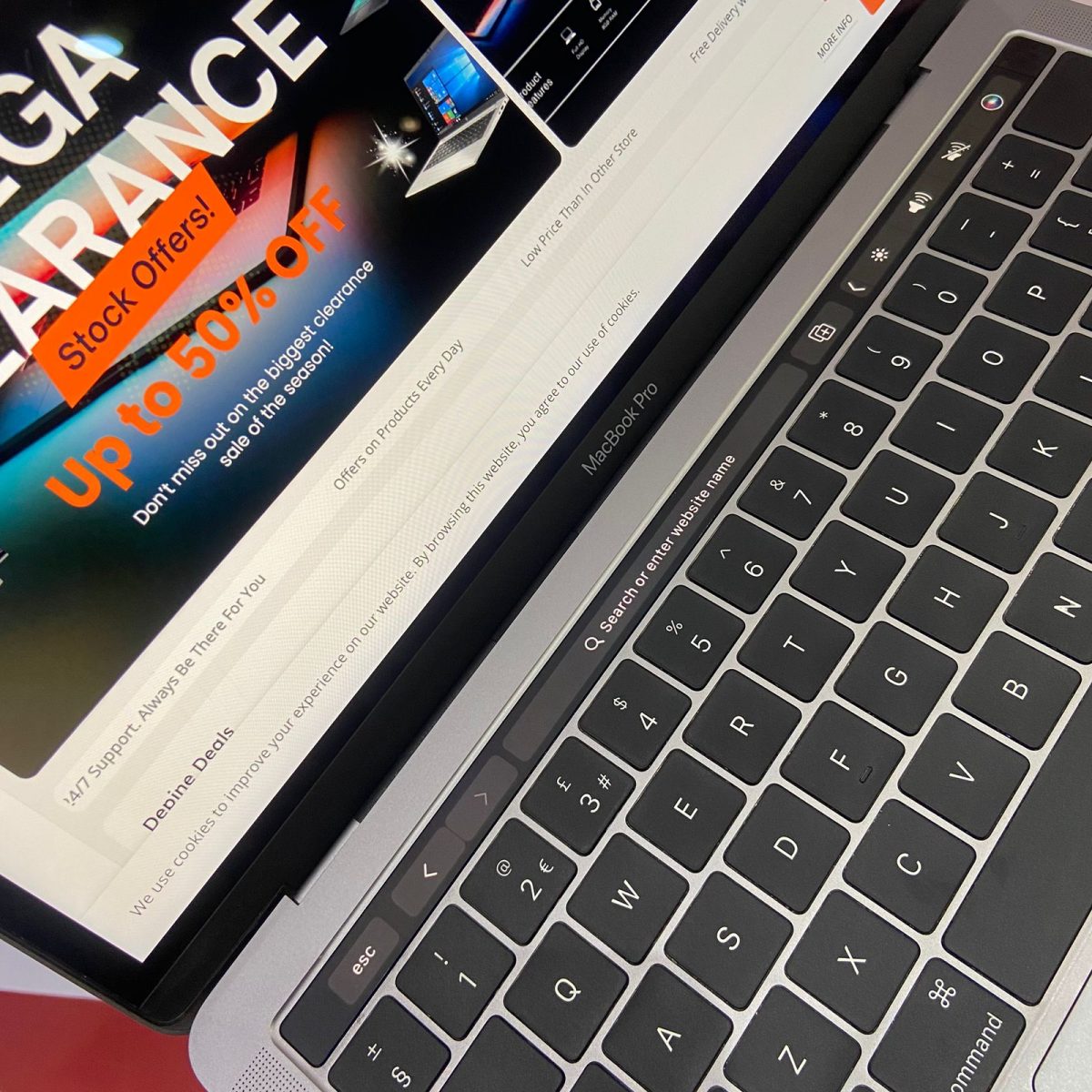 Certified Apple MacBook Pro A1989 13 2018 Laptop, Intel Quad Core i7 – Space Gray