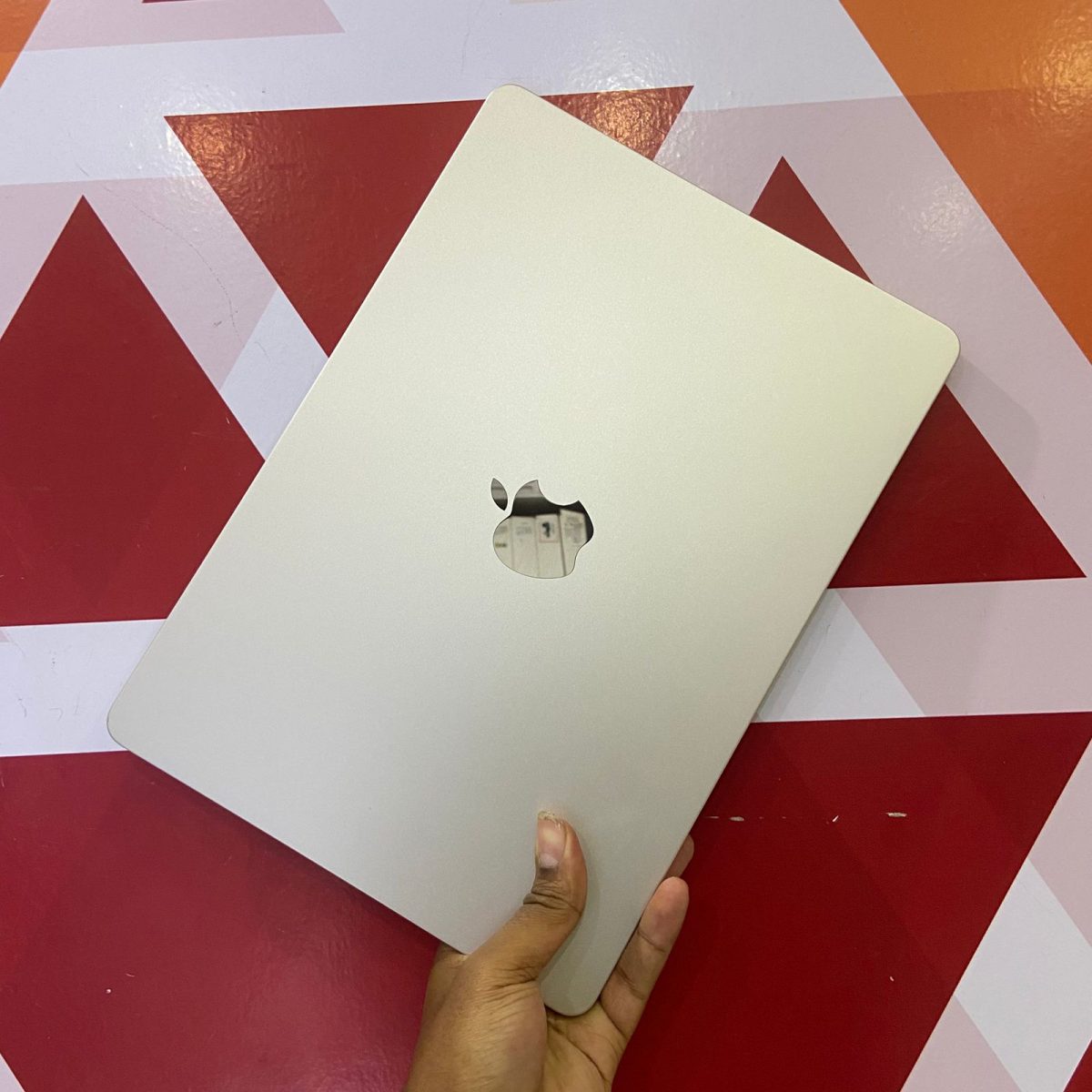 Certified Apple MacBook Air A3240 13.6” Notebook, Apple M4 Chip 2025 Gen – Starlight