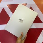 Certified Apple MacBook Air A3240 13.6” Notebook, Apple M4 Chip 2025 Gen – Starlight