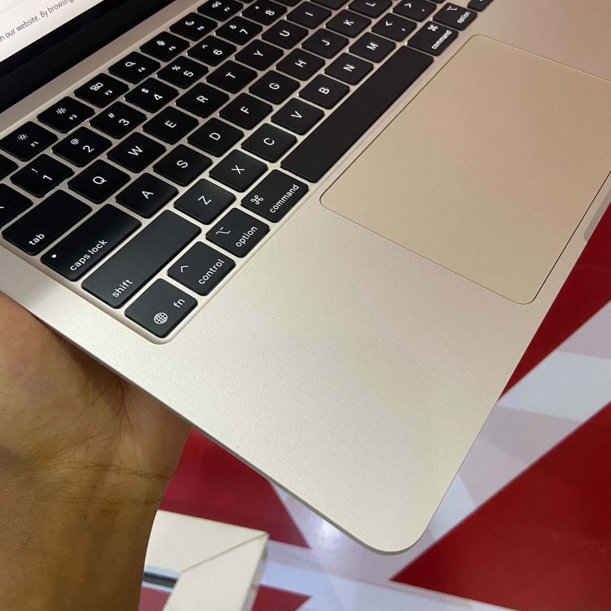 Certified Apple MacBook Air A3240 13.6” Notebook, Apple M4 Chip 2025 Gen – Starlight