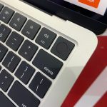 Certified Apple MacBook Air A3240 13.6” Notebook, Apple M4 Chip 2025 Gen – Starlight