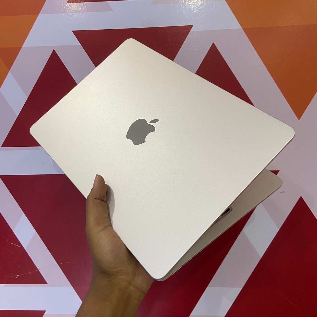 Certified Apple MacBook Air A3240 13.6” Notebook, Apple M4 Chip 2025 Gen – Starlight
