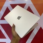 Certified Apple MacBook Air A3240 13.6” Notebook, Apple M4 Chip 2025 Gen – Starlight