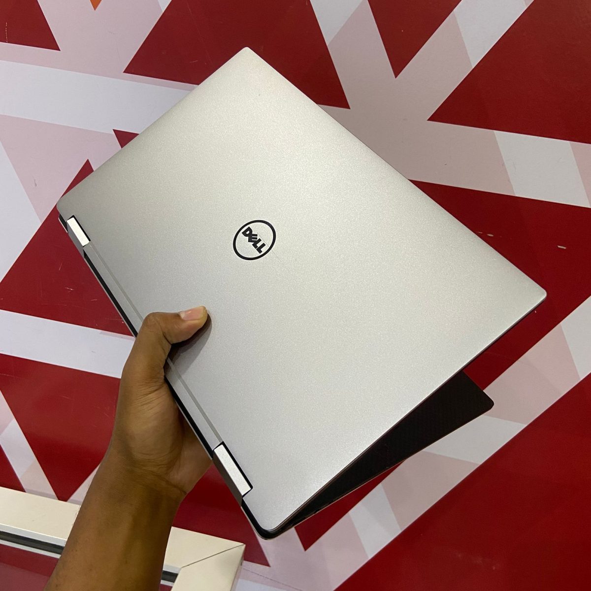 Certified Dell XPS 13 9365 13.3" 2-in-1 Notebook, Intel Quad Core i7-8500Y – Silver