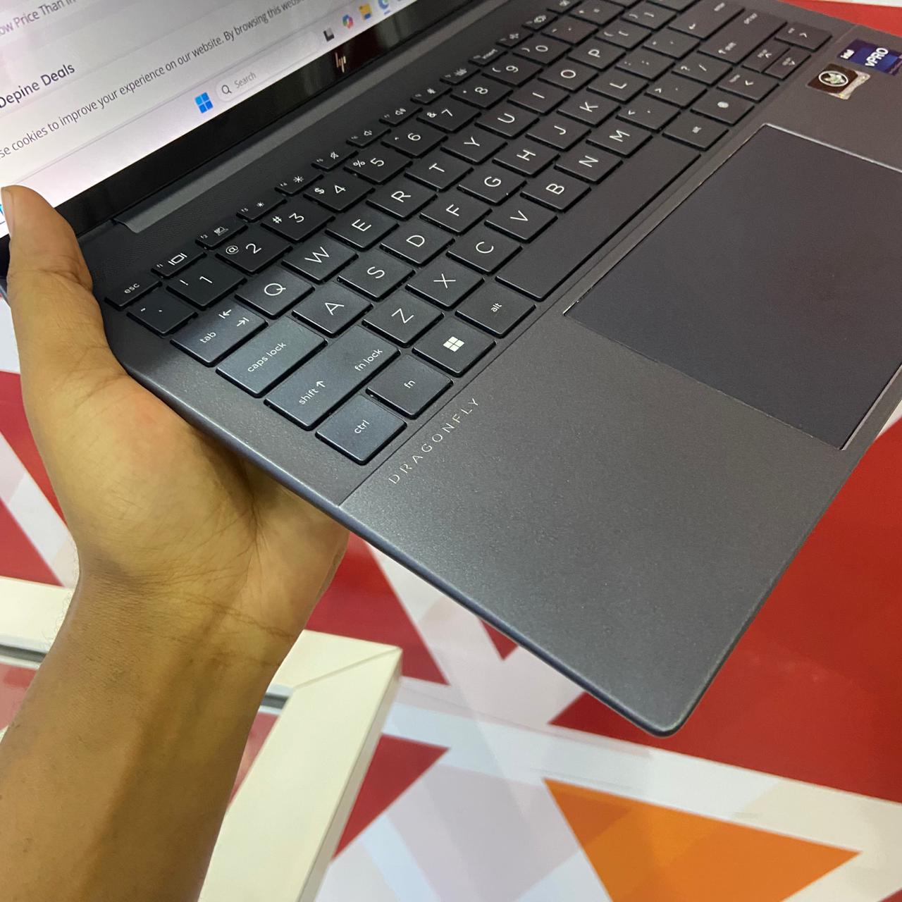 Certified HP Dragonfly G3 13.5 in Notebook, Intel Quad Core i7-1255U – Silver