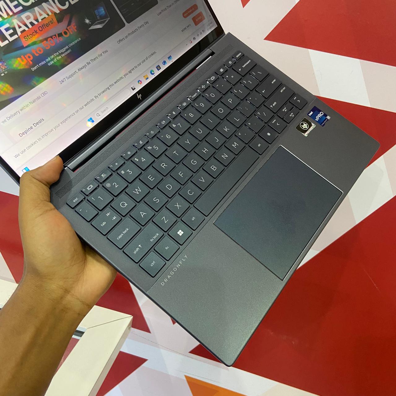 Certified HP Dragonfly G3 13.5 in Notebook, Intel Quad Core i7-1255U – Silver