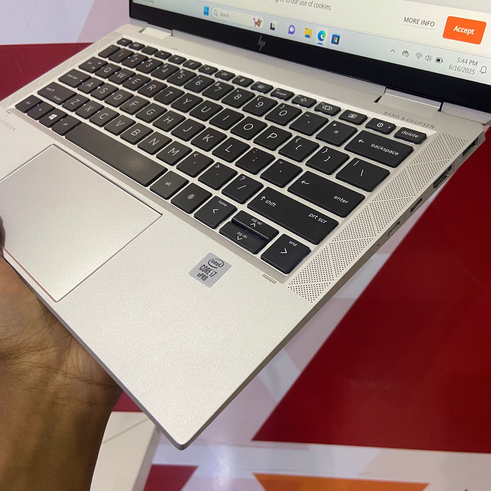 Certified HP EliteBook x360 1040 G7 14” Notebook, Intel Quad Core i7-10610U – Silver