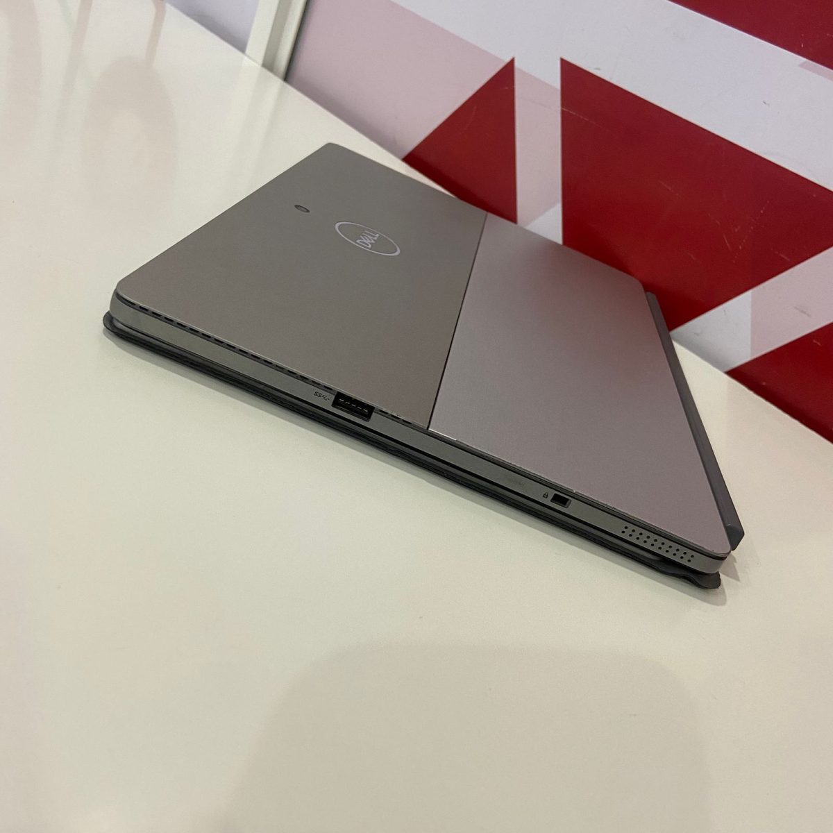 Certified Dell Latitude 7200 12.3 in 2-in-1 Notebook, Intel Core i5-8365U – Gray
