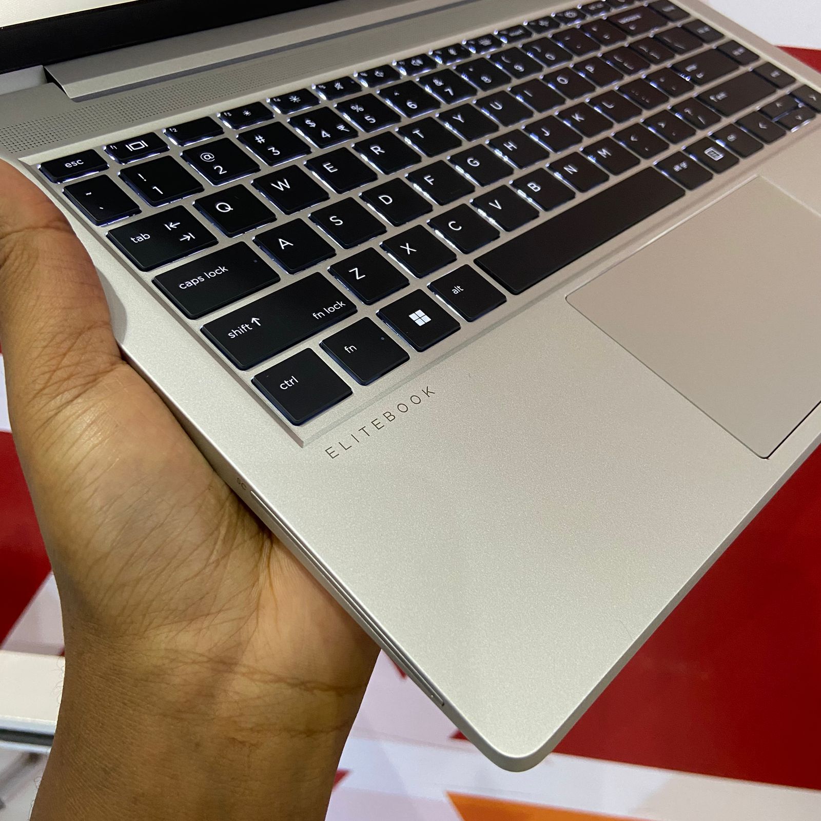 Certified HP EliteBook 645 G9 14 in Notebook, AMD Ryzen 5 5625U – Silver