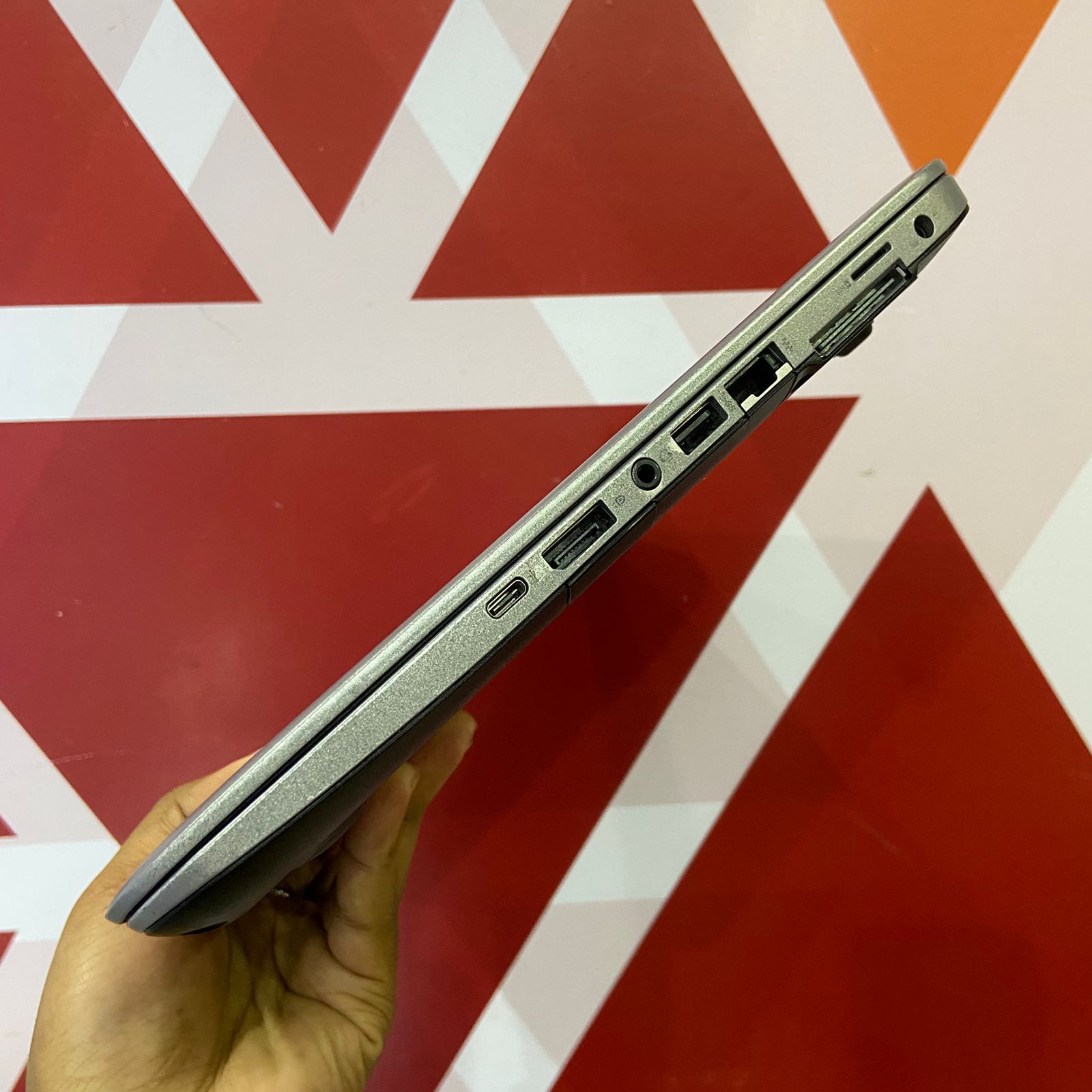 Certified HP EliteBook 840 G3 14 in Notebook, Intel Core i5-6300U – Silver