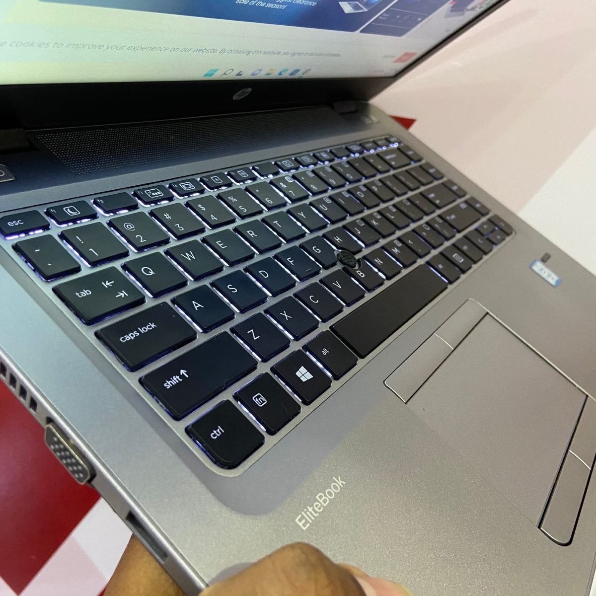 Certified HP EliteBook 840 G3 14 in Notebook, Intel Core i5-6300U – Silver