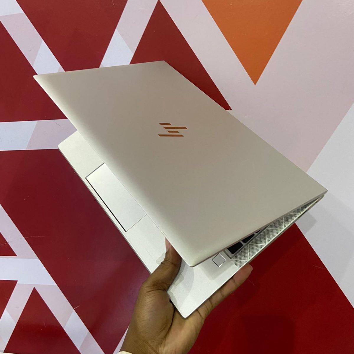Certified HP EliteBook 845 G8 14 in Notebook, AMD Hexa Core Ryzen 5 PRO 5650U - Silver