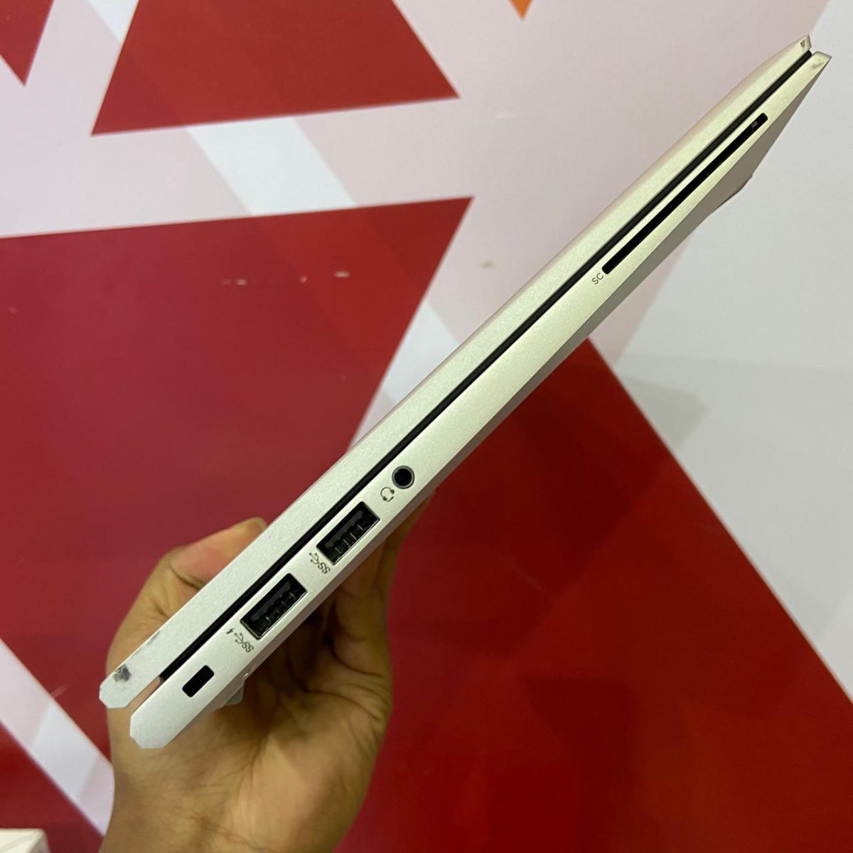 Certified HP EliteBook 845 G8 14 in Notebook, AMD Hexa Core Ryzen 5 PRO 5650U - Silver