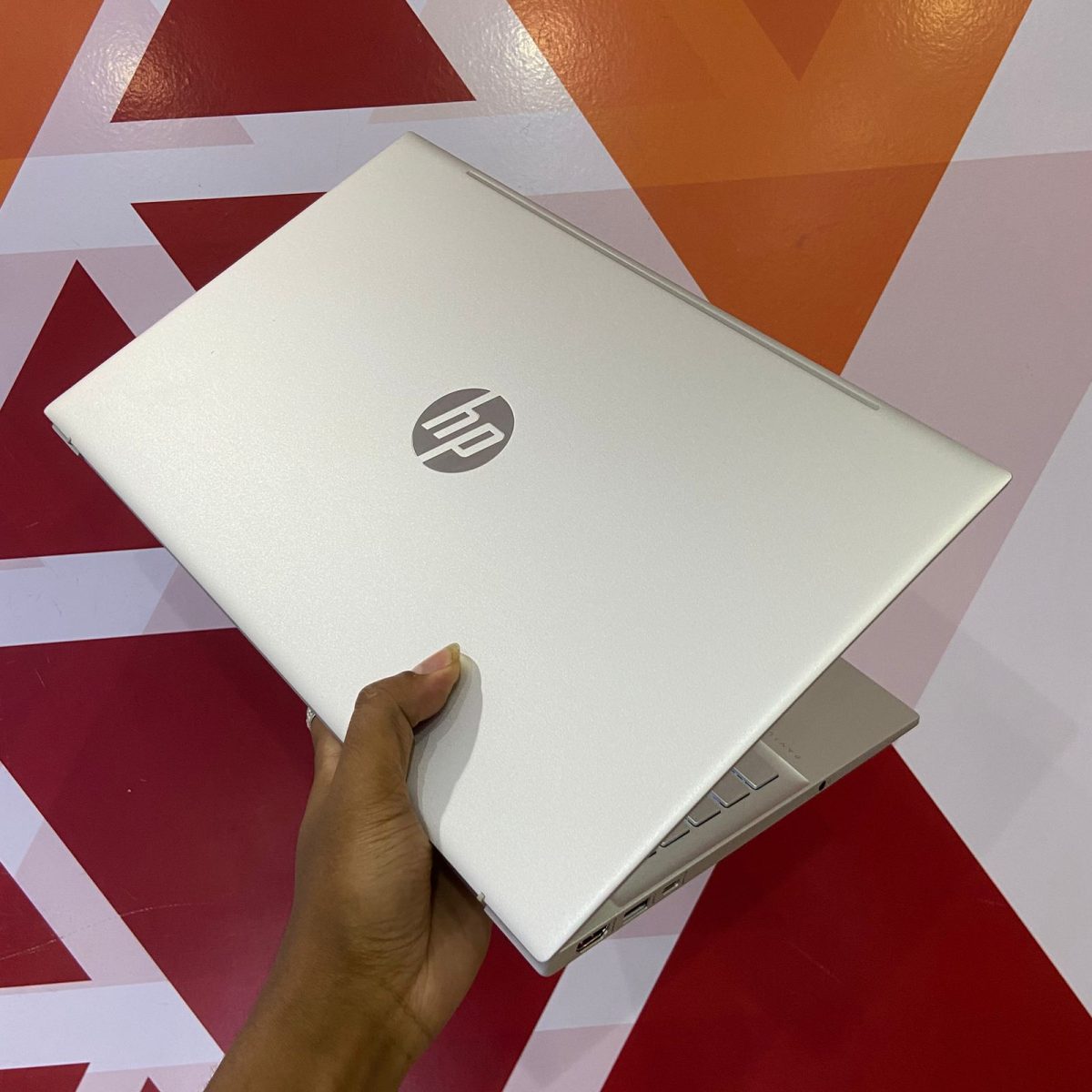 Certified HP Pavilion 15 in Notebook, AMD Ryzen 5 5500U – Silver