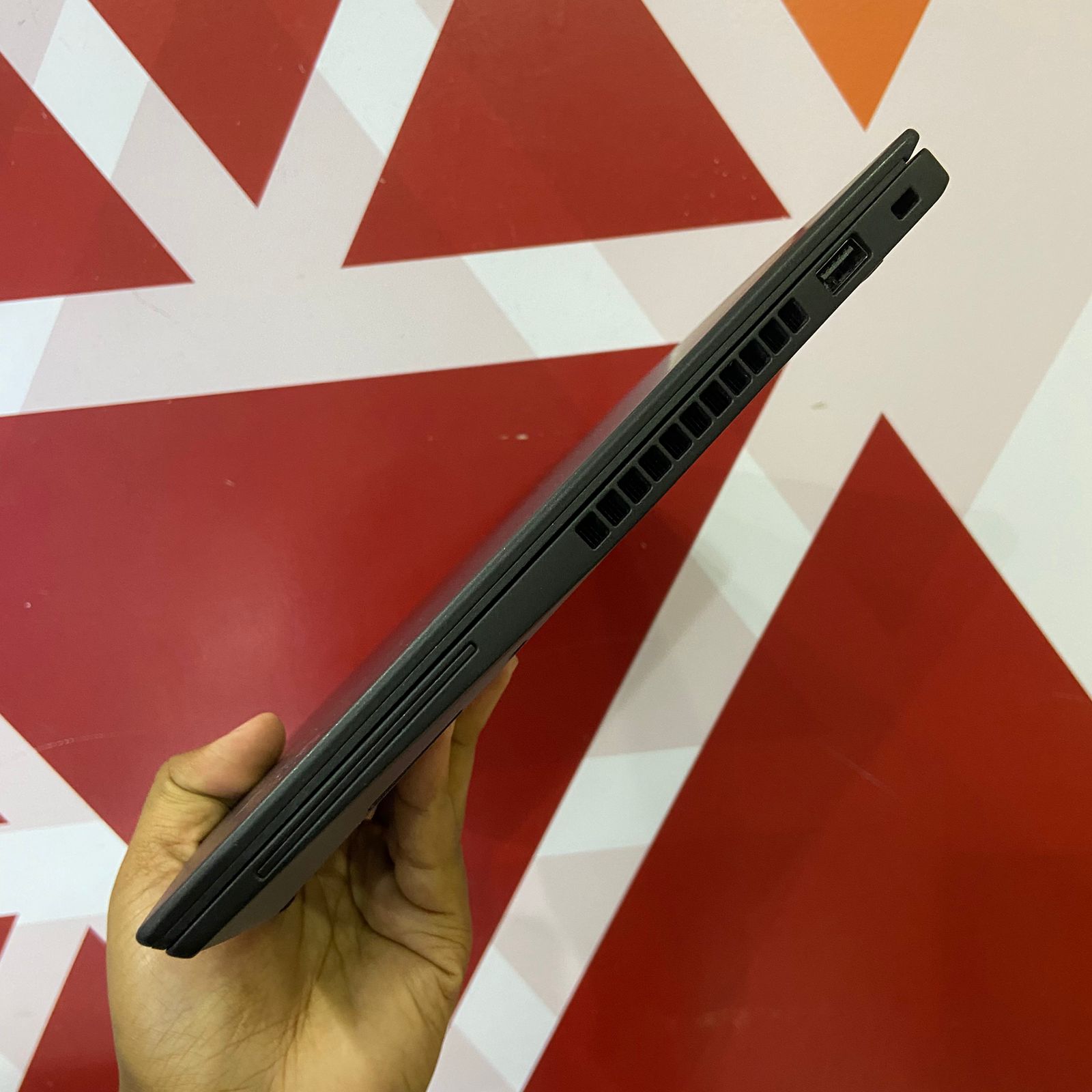 Certified Lenovo ThinkPad T14s 14 in Notebook, Intel Core i7-10510U – Black
