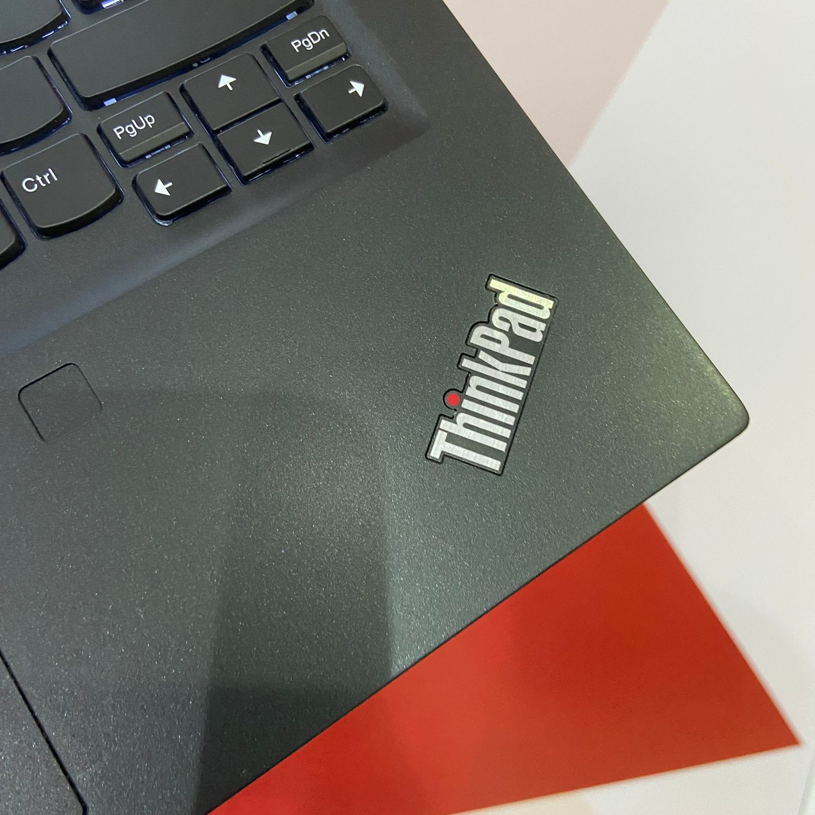 Certified Lenovo ThinkPad T14s 14 in Notebook, Intel Core i7-10510U – Black