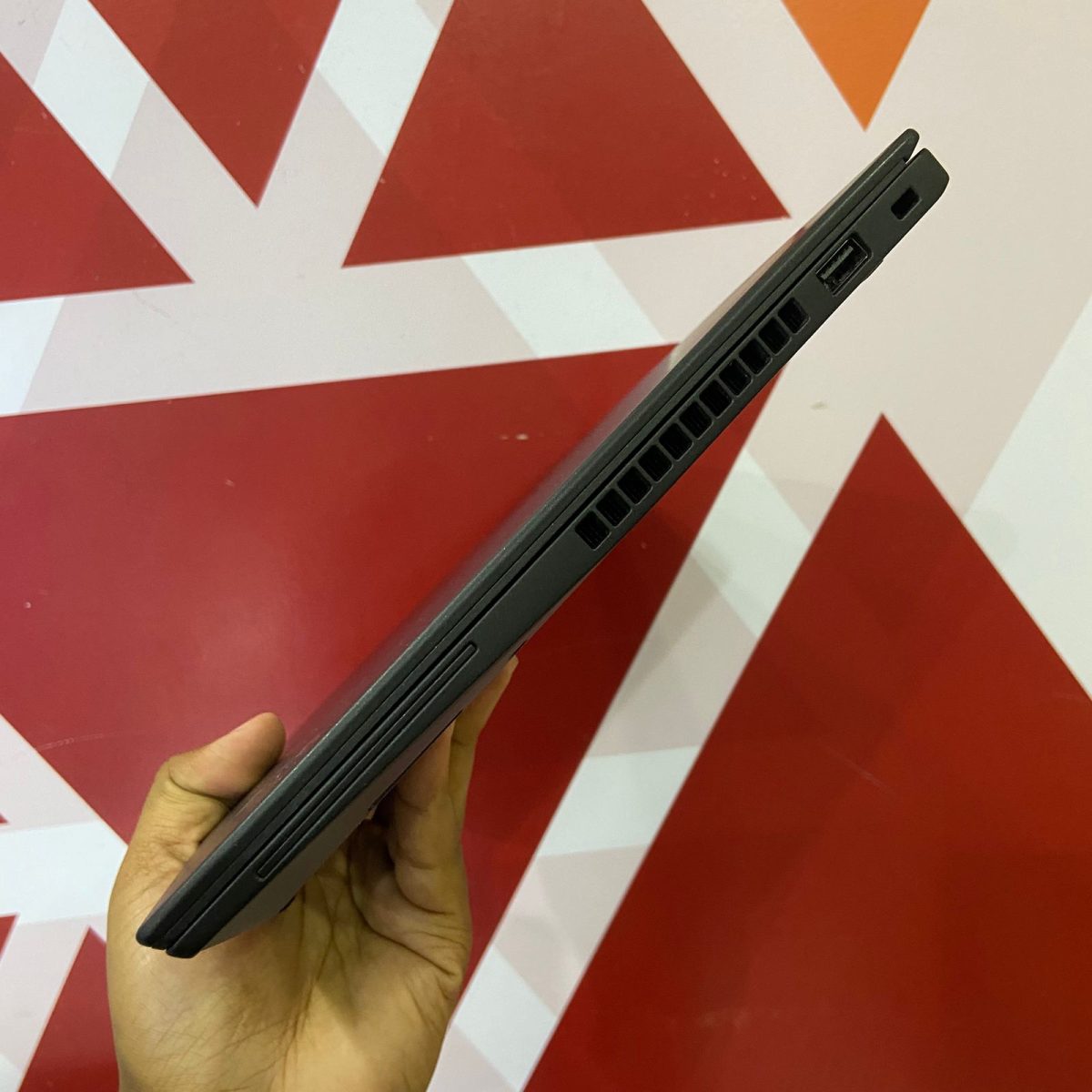 Certified Lenovo ThinkPad T14s 14 in Notebook, Intel Core i7-10510U – Black