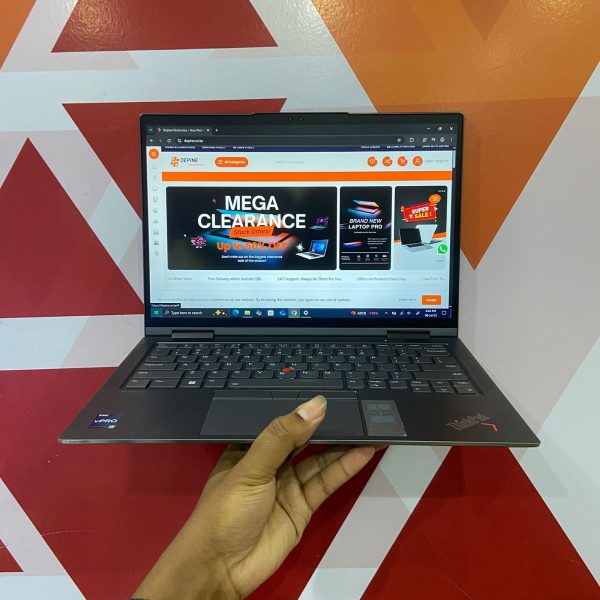 Certified Lenovo ThinkPad X1 Yoga Gen 7 14 in 2-in-1 Notebook, Intel Core i7-1265U – Gray