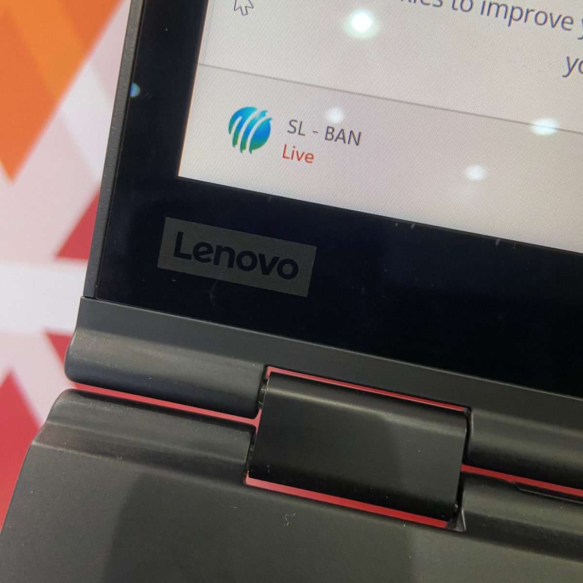 Certified Lenovo ThinkPad X1 Yoga Gen 3 14 in Notebook, Intel Core i7-8650U – Black