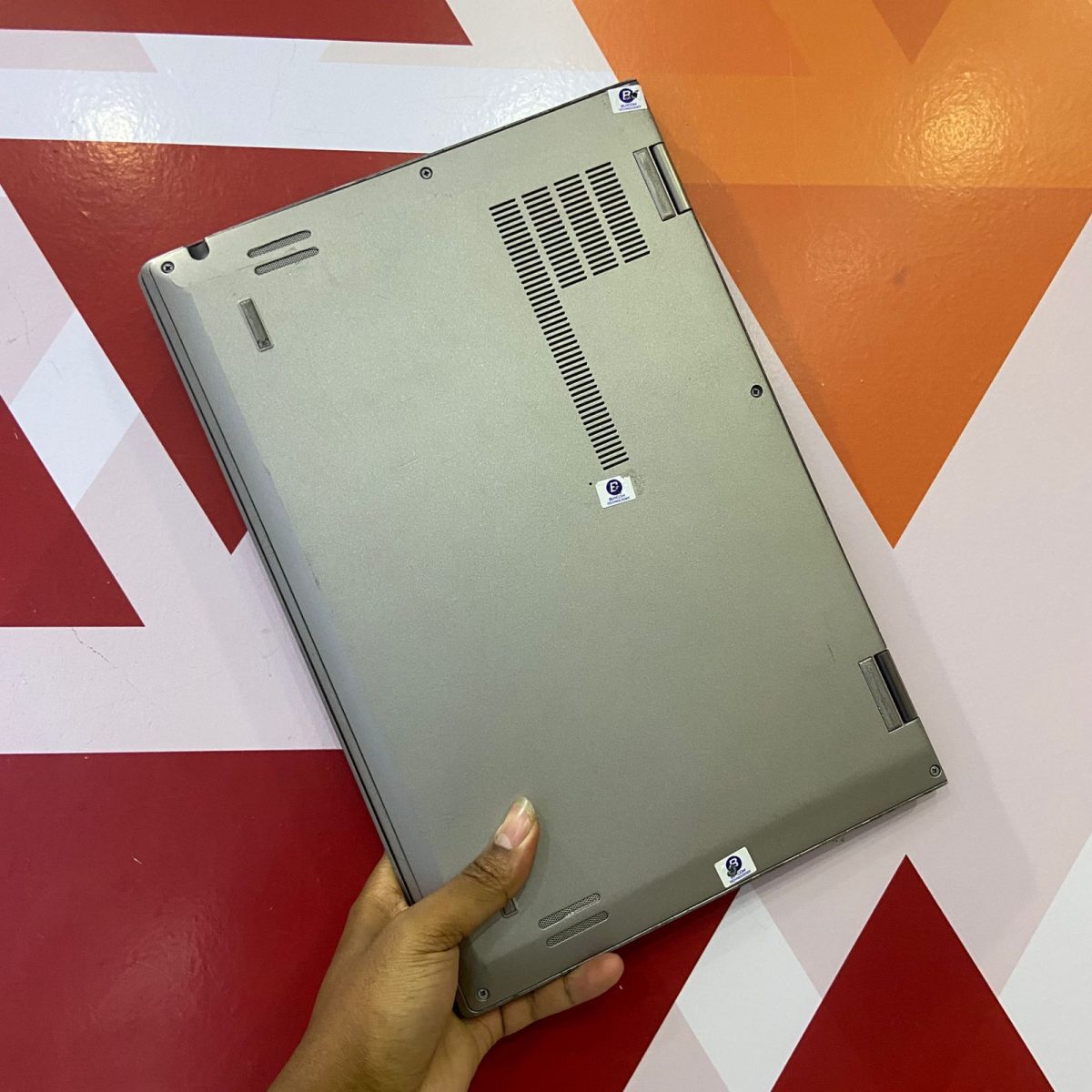 Certified Lenovo ThinkPad X1 Yoga Gen 3 14 in Notebook, Intel Core i7-8650U – Gray