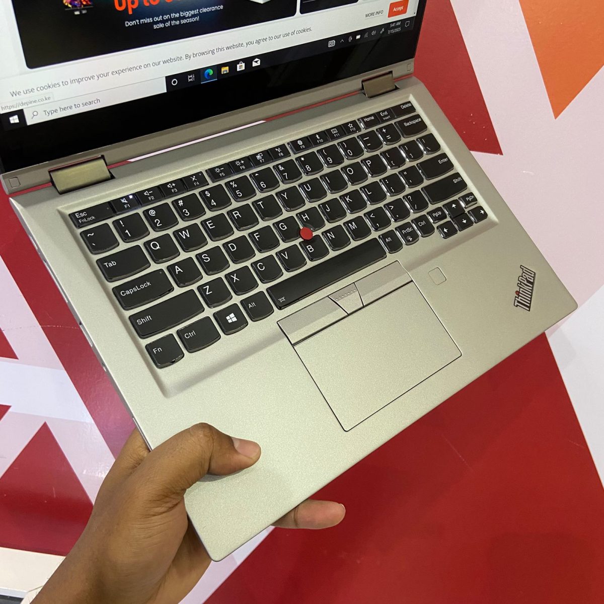 Certified Lenovo ThinkPad X390 Yoga 13.3 in Notebook, Intel Core i5-8265U – Silver
