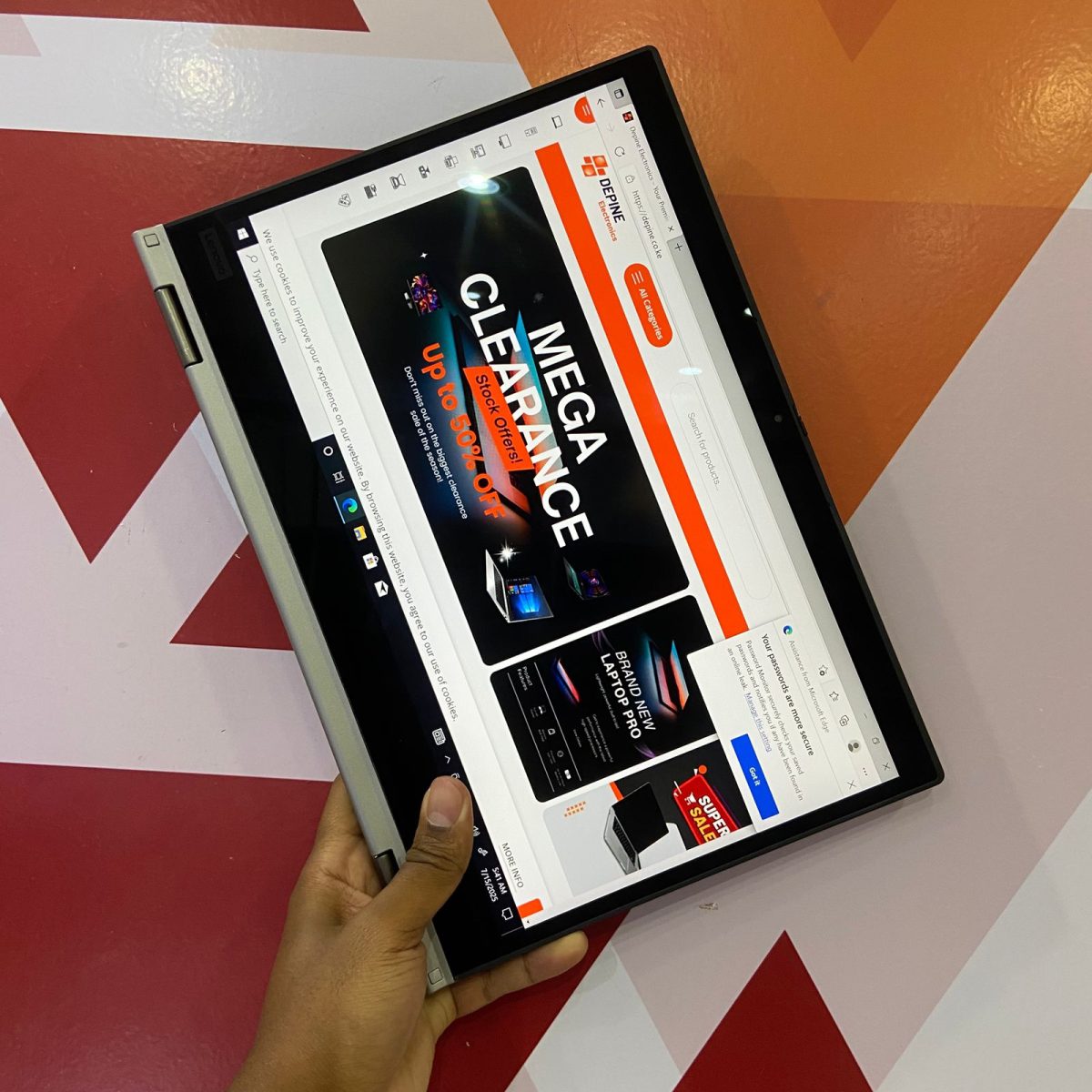 Certified Lenovo ThinkPad X390 Yoga 13.3 in Notebook, Intel Core i5-8265U – Silver