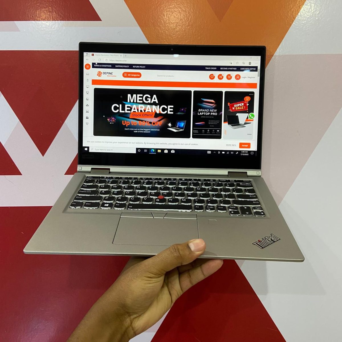 Certified Lenovo ThinkPad X390 Yoga 13.3 in Notebook, Intel Core i5-8265U – Silver