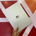 Certified Microsoft Surface Laptop 2 13.5 in Notebook, Intel Quad Core i7-8650U – Silver