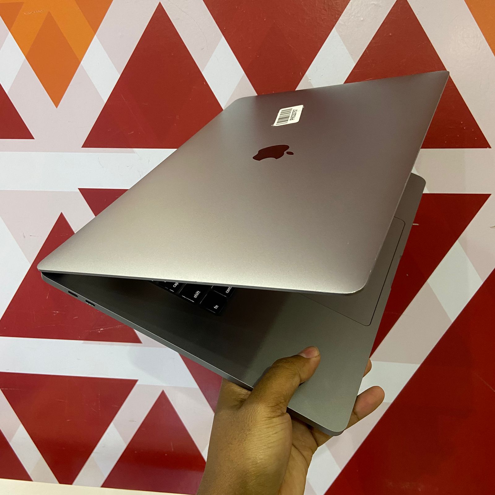 Certified Apple MacBook Pro A2141 16 in 2019 Notebook, Intel Core i9-9880H 9th Gen, 32GB RAM, 512GB SSD, Retina Display, Radeon Pro 5500M 4GB, macOS – Space Gray - Image 17