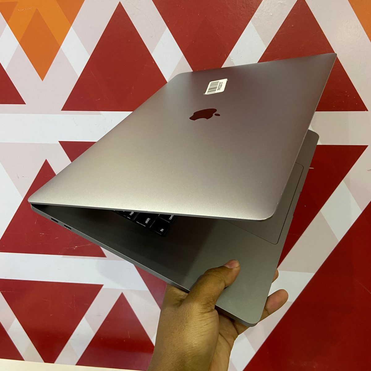 Certified Apple MacBook Pro A2141 16 in 2019 Notebook, Intel Core i9-9880H 9th Gen, 32GB RAM, 512GB SSD, Retina Display, Radeon Pro 5500M 4GB, macOS – Space Gray - Image 17