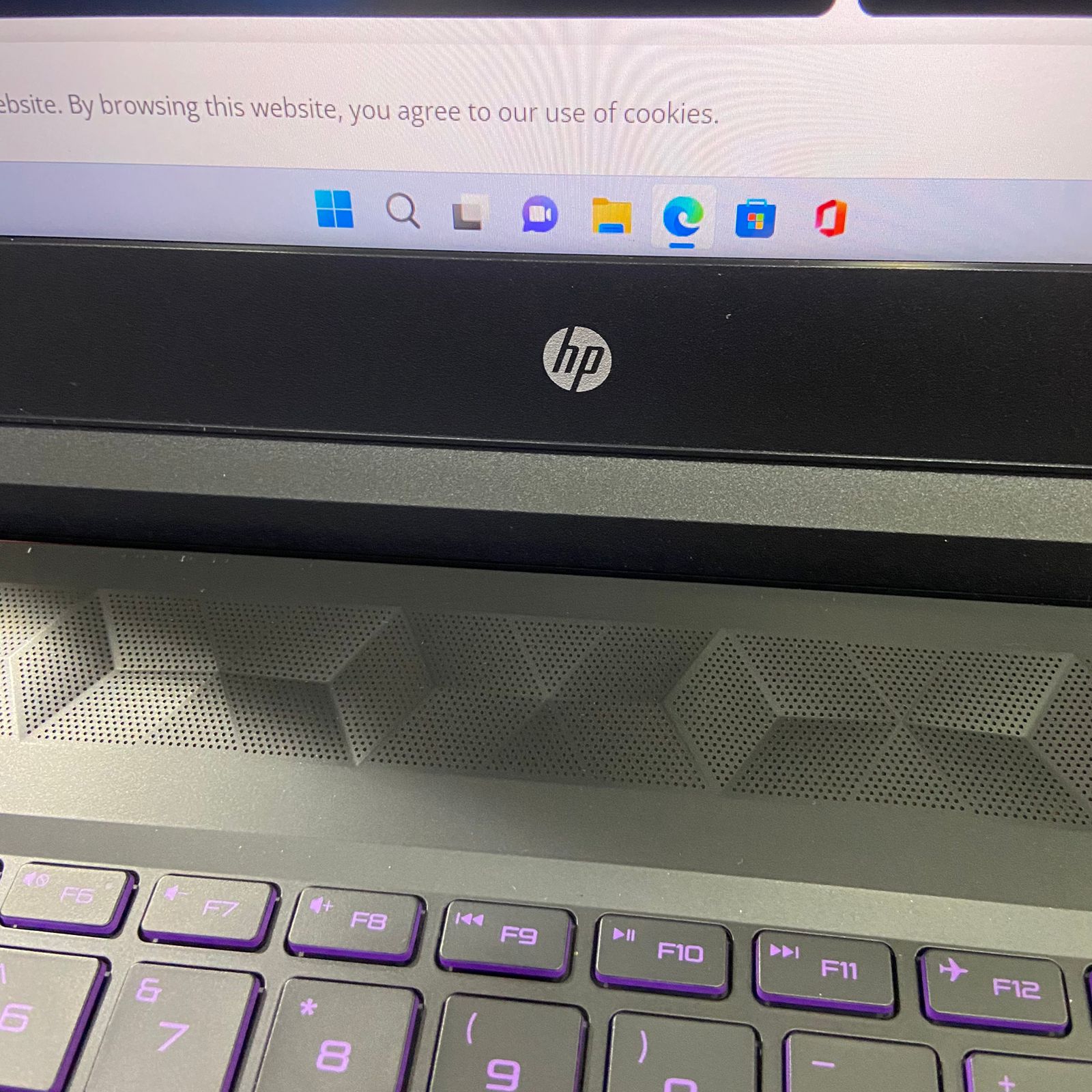 Certified HP Pavilion Gaming 15 in Notebook, AMD Ryzen 5 5600H, 8GB RAM, 512GB SSD, 15.6″ B&O Audio Display, Webcam, AMD Radeon Graphics, Windows 11 Pro – Black - Image 9