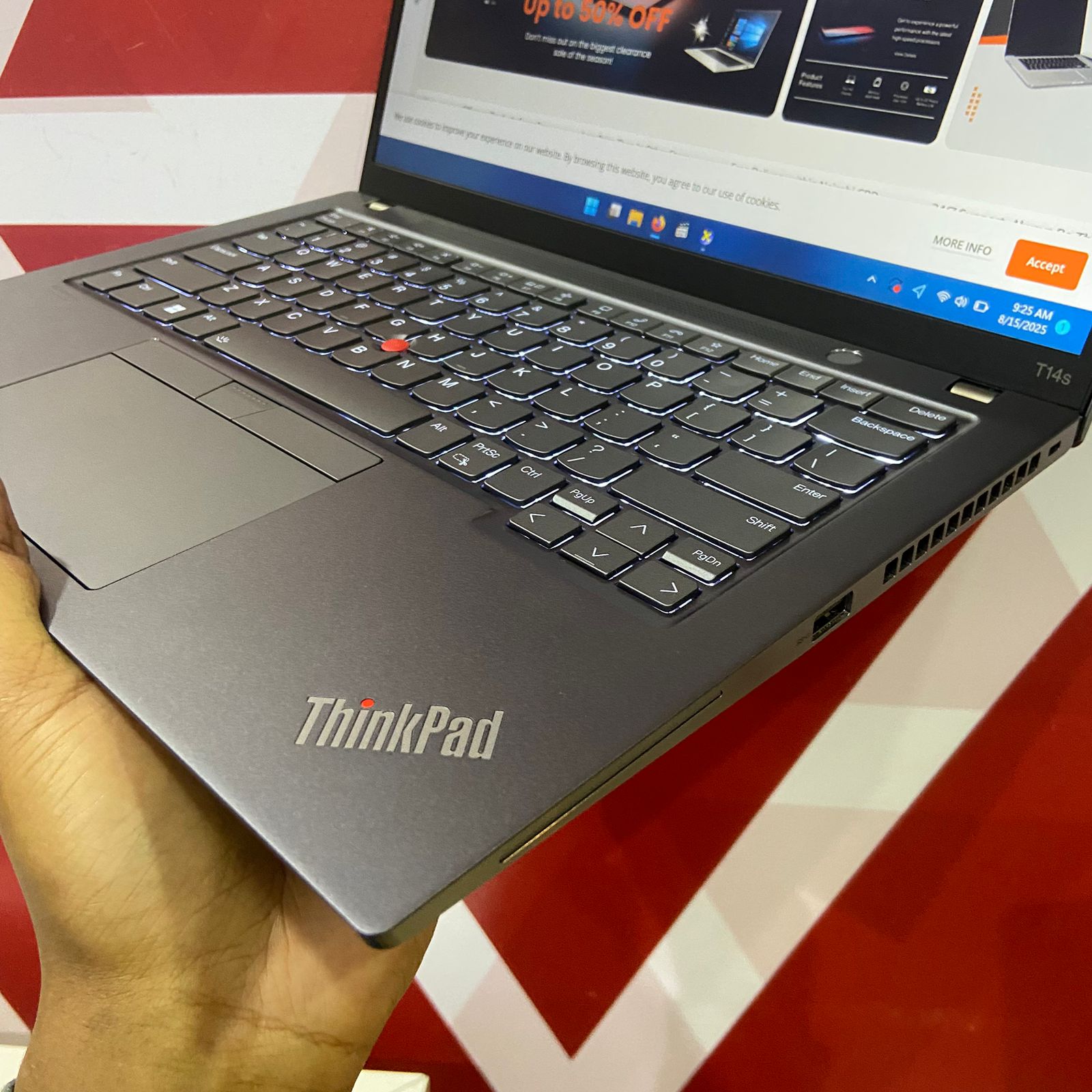 Certified Lenovo ThinkPad T14s 14 in Notebook, Intel Core i7 12th Gen, 16GB RAM, 512GB SSD, Touchscreen 1920x1200 Display, Webcam, Windows 11 Pro – Gray - Image 5