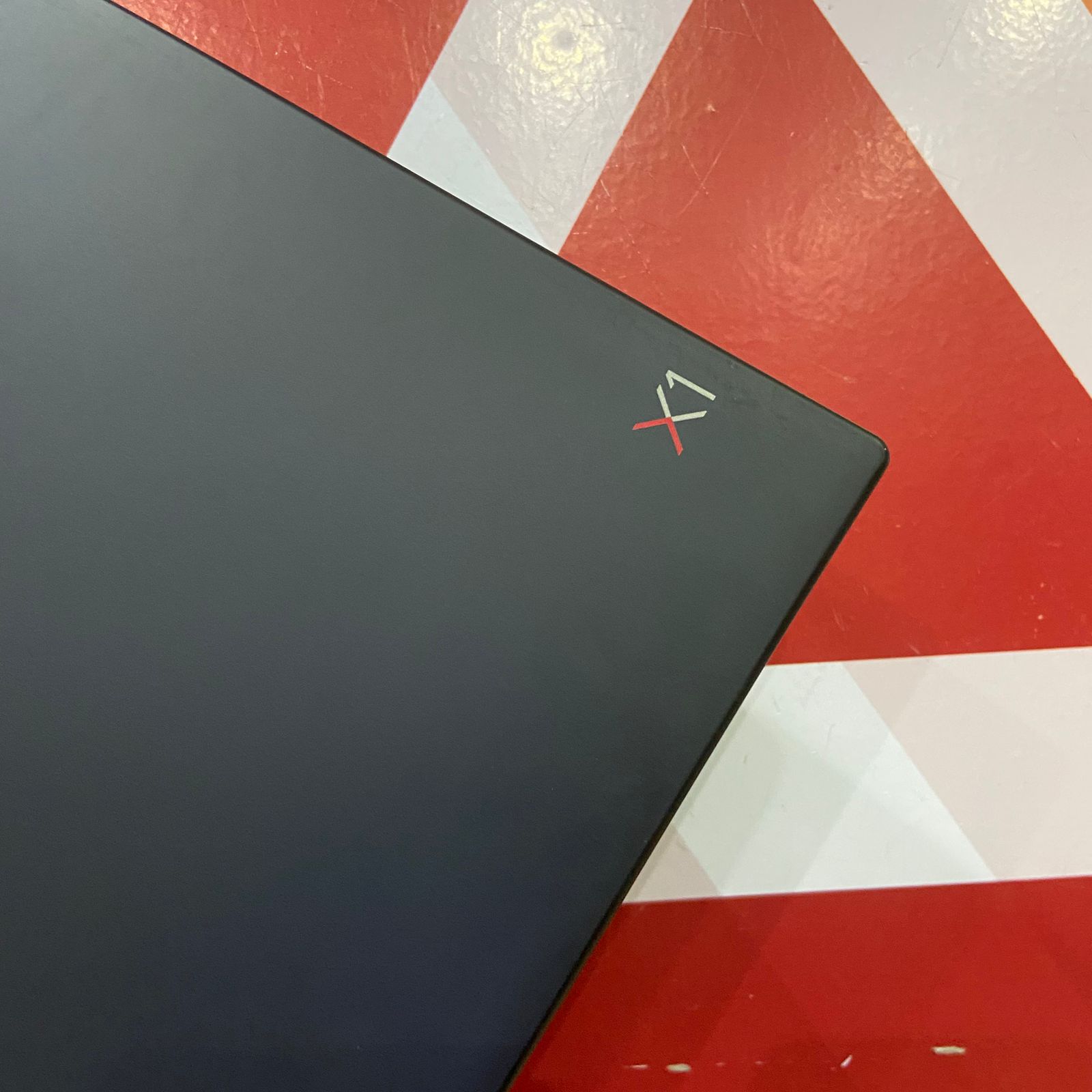 Certified Lenovo ThinkPad X1 Carbon 13.3 in Notebook, Intel Core i7-8650U 8th Gen, 16GB RAM, 512GB SSD, 1920x1080 Display, Webcam, Windows 11 Pro – Black - Image 20