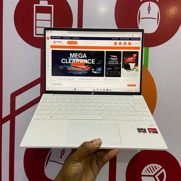 Certified HP Pavilion Aero 13 13 in Notebook, AMD Ryzen 5 5600U – White