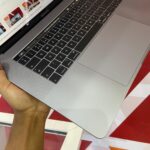 Certified Refurbished Apple MacBook Pro 2018 15.4 in Notebook (A1990), Intel Core i7-8750H – Space Gray