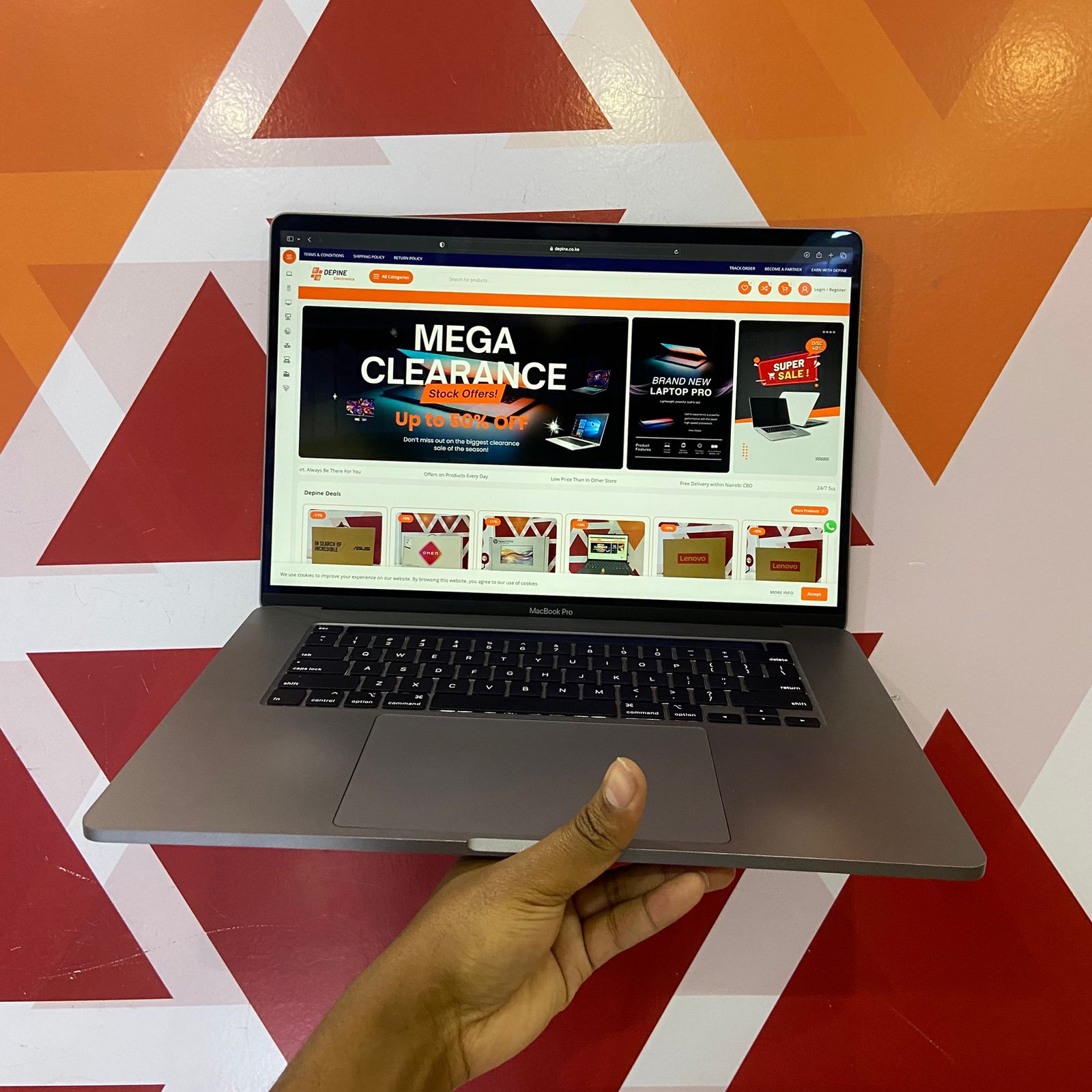 Certified Refurbished Apple MacBook Pro 2019 15.4 in Notebook (A1990) – Space Gray