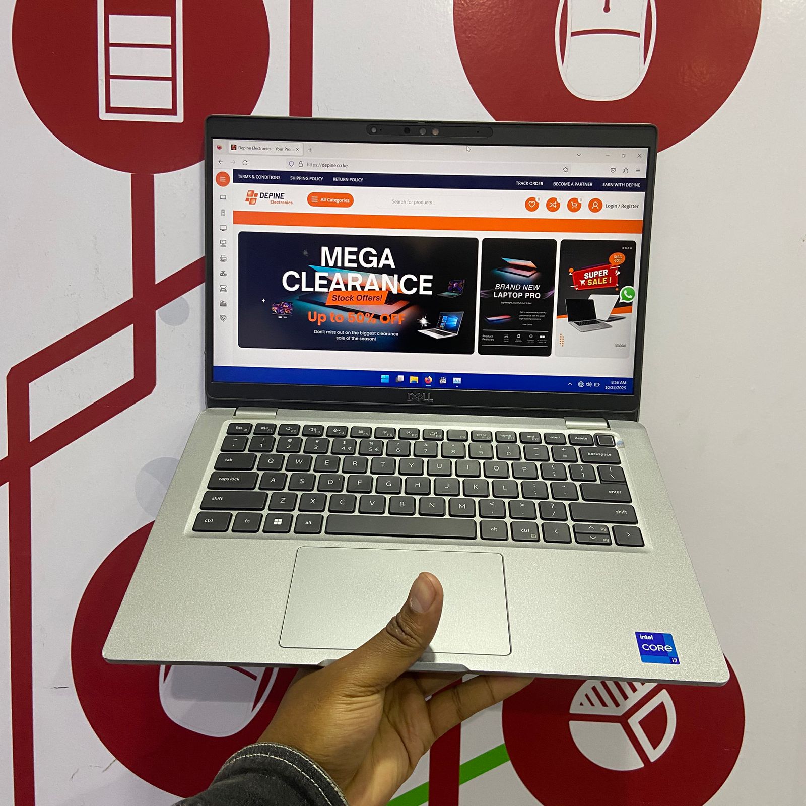 Certified Refurbished Dell Latitude 7330 13.3 in Notebook, Intel Core i7-1265U – Space Gray