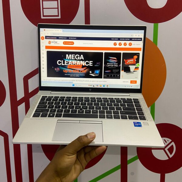 Certified Refurbished HP EliteBook 840 G8 14 in Notebook, Intel Core i5-1135G7 – Silver